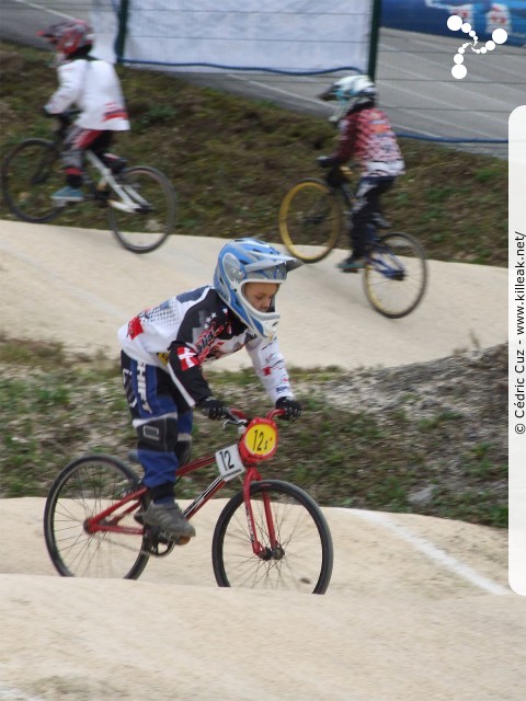 Coupe des Lacs 2012 de BMX, manche de Cran-Gevrier - le dim. 14 octobre 2012, 3e manche de la Coupe des Lacs, compétition franco-suisse de BMX Race. – « Coupe des Lacs 2012 de BMX, 3e manche à Cran-Gevrier » – 3e manche de la Coupe des Lacs 2012 sur la piste de bicross de Cran-Gevrier. – mots associés : bmx, coupe des lacs