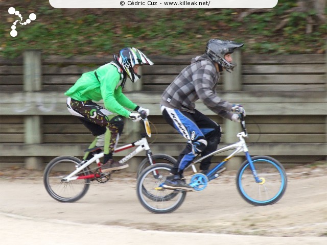 Coupe des Lacs 2012 de BMX, manche de Cran-Gevrier - le dim. 14 octobre 2012, 3e manche de la Coupe des Lacs, compétition franco-suisse de BMX Race. – « Coupe des Lacs 2012 de BMX, 3e manche à Cran-Gevrier » – 3e manche de la Coupe des Lacs 2012 sur la piste de bicross de Cran-Gevrier. – mots associés : bmx, coupe des lacs