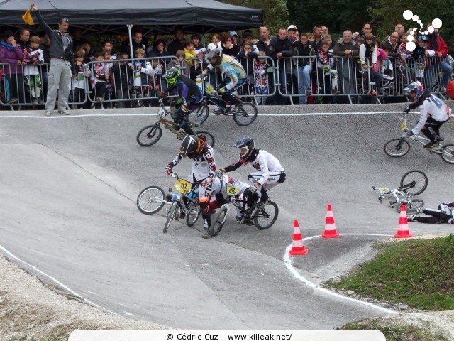 Coupe des Lacs 2012 de BMX, manche de Cran-Gevrier - le dim. 14 octobre 2012, 3e manche de la Coupe des Lacs, compétition franco-suisse de BMX Race. – « Coupe des Lacs 2012 de BMX, 3e manche à Cran-Gevrier » – 3e manche de la Coupe des Lacs 2012 sur la piste de bicross de Cran-Gevrier. – mots associés : bmx, coupe des lacs