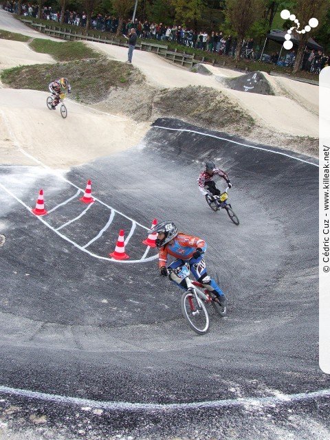 Coupe des Lacs 2012 de BMX, manche de Cran-Gevrier - le dim. 14 octobre 2012, 3e manche de la Coupe des Lacs, compétition franco-suisse de BMX Race. – « Coupe des Lacs 2012 de BMX, 3e manche à Cran-Gevrier » – 3e manche de la Coupe des Lacs 2012 sur la piste de bicross de Cran-Gevrier. – mots associés : bmx, coupe des lacs