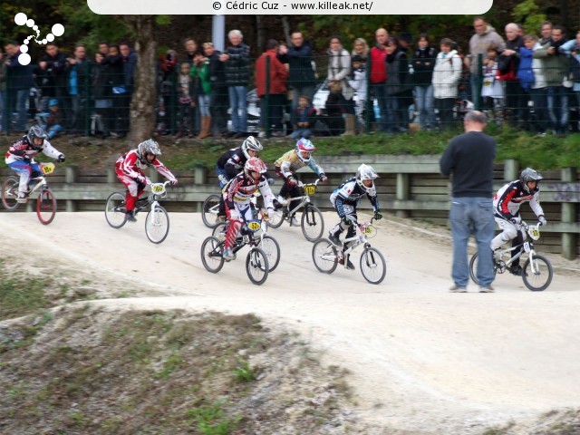 Coupe des Lacs 2012 de BMX, manche de Cran-Gevrier - le dim. 14 octobre 2012, 3e manche de la Coupe des Lacs, compétition franco-suisse de BMX Race. – « Coupe des Lacs 2012 de BMX, 3e manche à Cran-Gevrier » – 3e manche de la Coupe des Lacs 2012 sur la piste de bicross de Cran-Gevrier. – mots associés : bmx, coupe des lacs