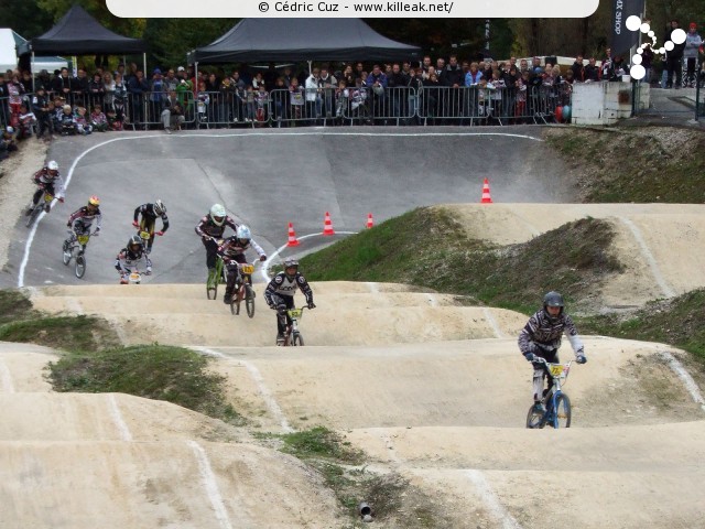 Coupe des Lacs 2012 de BMX, manche de Cran-Gevrier - le dim. 14 octobre 2012, 3e manche de la Coupe des Lacs, compétition franco-suisse de BMX Race. – « Coupe des Lacs 2012 de BMX, 3e manche à Cran-Gevrier » – 3e manche de la Coupe des Lacs 2012 sur la piste de bicross de Cran-Gevrier. – mots associés : bmx, coupe des lacs