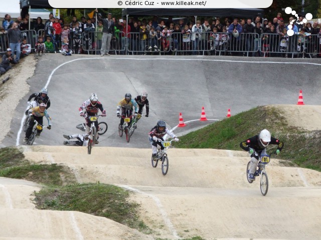 Coupe des Lacs 2012 de BMX, manche de Cran-Gevrier - le dim. 14 octobre 2012, 3e manche de la Coupe des Lacs, compétition franco-suisse de BMX Race. – « Coupe des Lacs 2012 de BMX, 3e manche à Cran-Gevrier » – 3e manche de la Coupe des Lacs 2012 sur la piste de bicross de Cran-Gevrier. – mots associés : bmx, coupe des lacs