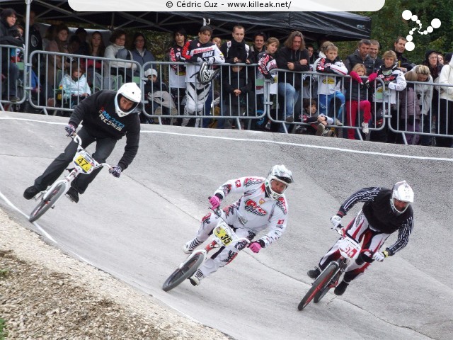 Coupe des Lacs 2012 de BMX, manche de Cran-Gevrier - le dim. 14 octobre 2012, 3e manche de la Coupe des Lacs, compétition franco-suisse de BMX Race. – « Coupe des Lacs 2012 de BMX, 3e manche à Cran-Gevrier » – 3e manche de la Coupe des Lacs 2012 sur la piste de bicross de Cran-Gevrier. – mots associés : bmx, coupe des lacs