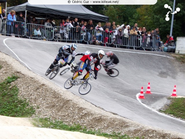 Coupe des Lacs 2012 de BMX, manche de Cran-Gevrier - le dim. 14 octobre 2012, 3e manche de la Coupe des Lacs, compétition franco-suisse de BMX Race. – « Coupe des Lacs 2012 de BMX, 3e manche à Cran-Gevrier » – 3e manche de la Coupe des Lacs 2012 sur la piste de bicross de Cran-Gevrier. – mots associés : bmx, coupe des lacs
