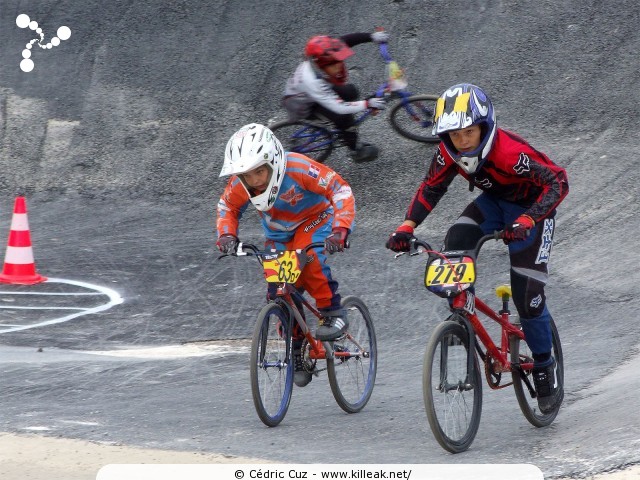 Coupe des Lacs 2012 de BMX, manche de Cran-Gevrier - le dim. 14 octobre 2012, 3e manche de la Coupe des Lacs, compétition franco-suisse de BMX Race. – « Coupe des Lacs 2012 de BMX, 3e manche à Cran-Gevrier » – 3e manche de la Coupe des Lacs 2012 sur la piste de bicross de Cran-Gevrier. – mots associés : bmx, coupe des lacs