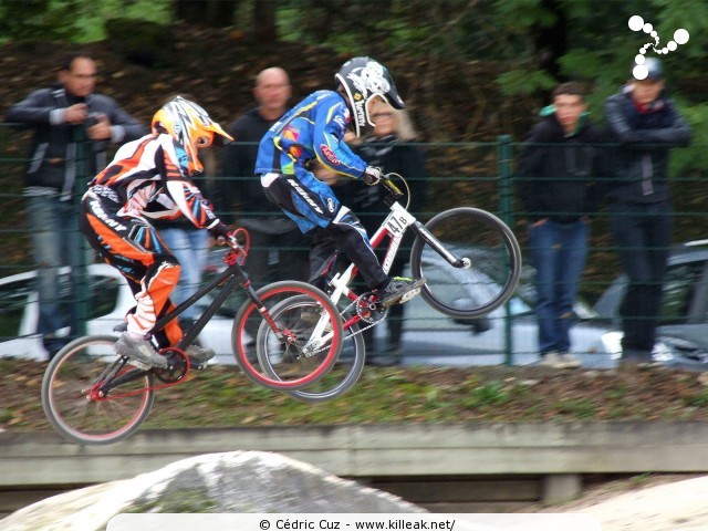 Coupe des Lacs 2012 de BMX, manche de Cran-Gevrier - le dim. 14 octobre 2012, 3e manche de la Coupe des Lacs, compétition franco-suisse de BMX Race. – « Coupe des Lacs 2012 de BMX, 3e manche à Cran-Gevrier » – 3e manche de la Coupe des Lacs 2012 sur la piste de bicross de Cran-Gevrier. – mots associés : bmx, coupe des lacs