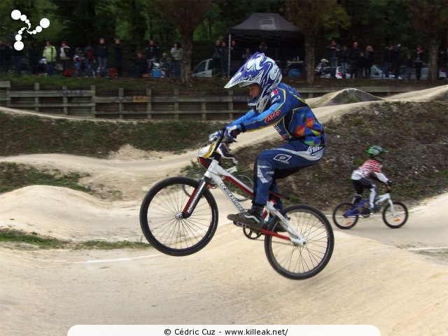Coupe des Lacs 2012 de BMX, manche de Cran-Gevrier - le dim. 14 octobre 2012, 3e manche de la Coupe des Lacs, compétition franco-suisse de BMX Race. – « Coupe des Lacs 2012 de BMX, 3e manche à Cran-Gevrier » – 3e manche de la Coupe des Lacs 2012 sur la piste de bicross de Cran-Gevrier. – mots associés : bmx, coupe des lacs