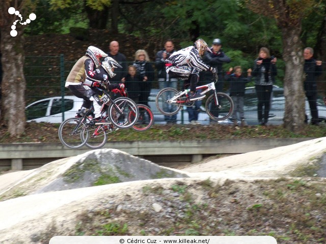 Coupe des Lacs 2012 de BMX, manche de Cran-Gevrier - le dim. 14 octobre 2012, 3e manche de la Coupe des Lacs, compétition franco-suisse de BMX Race. – « Coupe des Lacs 2012 de BMX, 3e manche à Cran-Gevrier » – 3e manche de la Coupe des Lacs 2012 sur la piste de bicross de Cran-Gevrier. – mots associés : bmx, coupe des lacs