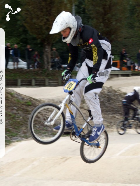 Coupe des Lacs 2012 de BMX, manche de Cran-Gevrier - le dim. 14 octobre 2012, 3e manche de la Coupe des Lacs, compétition franco-suisse de BMX Race. – « Coupe des Lacs 2012 de BMX, 3e manche à Cran-Gevrier » – 3e manche de la Coupe des Lacs 2012 sur la piste de bicross de Cran-Gevrier. – mots associés : bmx, coupe des lacs