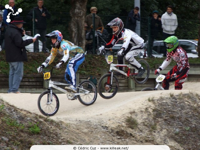 Coupe des Lacs 2012 de BMX, manche de Cran-Gevrier - le dim. 14 octobre 2012, 3e manche de la Coupe des Lacs, compétition franco-suisse de BMX Race. – « Coupe des Lacs 2012 de BMX, 3e manche à Cran-Gevrier » – 3e manche de la Coupe des Lacs 2012 sur la piste de bicross de Cran-Gevrier. – mots associés : bmx, coupe des lacs
