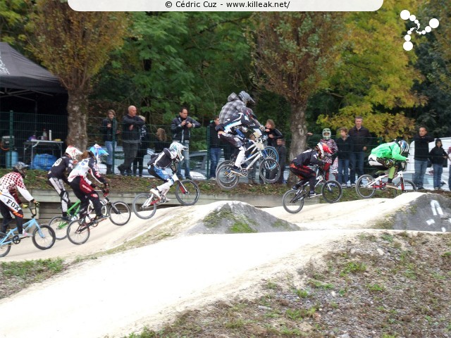 Coupe des Lacs 2012 de BMX, manche de Cran-Gevrier - le dim. 14 octobre 2012, 3e manche de la Coupe des Lacs, compétition franco-suisse de BMX Race. – « Coupe des Lacs 2012 de BMX, 3e manche à Cran-Gevrier » – 3e manche de la Coupe des Lacs 2012 sur la piste de bicross de Cran-Gevrier. – mots associés : bmx, coupe des lacs
