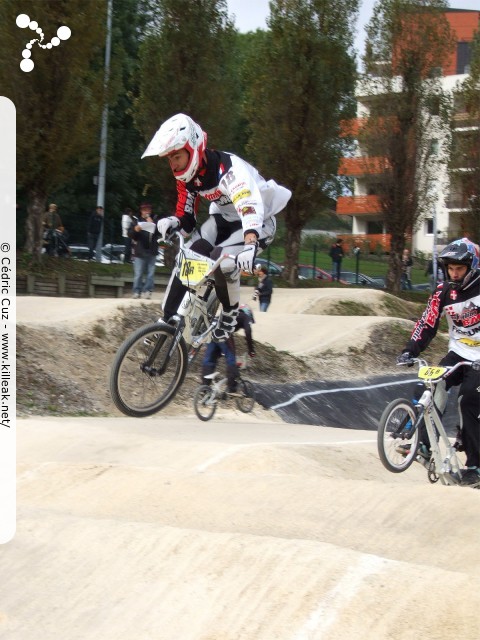 Coupe des Lacs 2012 de BMX, manche de Cran-Gevrier - le dim. 14 octobre 2012, 3e manche de la Coupe des Lacs, compétition franco-suisse de BMX Race. – « Coupe des Lacs 2012 de BMX, 3e manche à Cran-Gevrier » – 3e manche de la Coupe des Lacs 2012 sur la piste de bicross de Cran-Gevrier. – mots associés : bmx, coupe des lacs