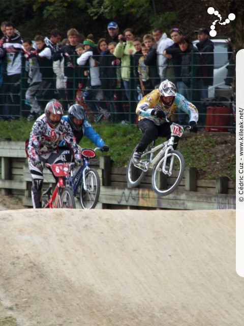 Coupe des Lacs 2012 de BMX, manche de Cran-Gevrier - le dim. 14 octobre 2012, 3e manche de la Coupe des Lacs, compétition franco-suisse de BMX Race. – « Coupe des Lacs 2012 de BMX, 3e manche à Cran-Gevrier » – 3e manche de la Coupe des Lacs 2012 sur la piste de bicross de Cran-Gevrier. – mots associés : bmx, coupe des lacs