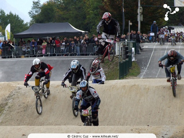 Coupe des Lacs 2012 de BMX, manche de Cran-Gevrier - le dim. 14 octobre 2012, 3e manche de la Coupe des Lacs, compétition franco-suisse de BMX Race. – « Coupe des Lacs 2012 de BMX, 3e manche à Cran-Gevrier » – 3e manche de la Coupe des Lacs 2012 sur la piste de bicross de Cran-Gevrier. – mots associés : bmx, coupe des lacs