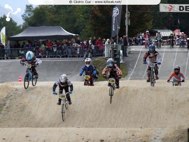 Coupe des Lacs 2012 de BMX, manche de Cran-Gevrier - le dim. 14 octobre 2012, 3e manche de la Coupe des Lacs, compétition franco-suisse de BMX Race. – « Coupe des Lacs 2012 de BMX, 3e manche à Cran-Gevrier » – 3e manche de la Coupe des Lacs 2012 sur la piste de bicross de Cran-Gevrier. – mots associés : bmx, coupe des lacs