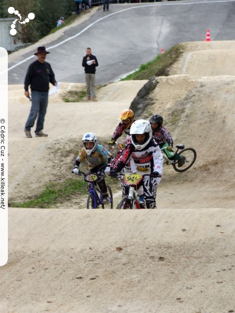 Coupe des Lacs 2012 de BMX, manche de Cran-Gevrier - le dim. 14 octobre 2012, 3e manche de la Coupe des Lacs, compétition franco-suisse de BMX Race. – « Coupe des Lacs 2012 de BMX, 3e manche à Cran-Gevrier » – 3e manche de la Coupe des Lacs 2012 sur la piste de bicross de Cran-Gevrier. – mots associés : bmx, coupe des lacs