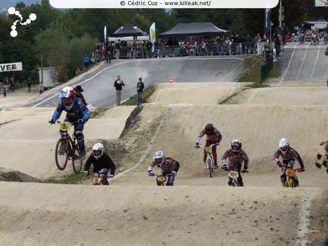 Coupe des Lacs 2012 de BMX, manche de Cran-Gevrier - le dim. 14 octobre 2012, 3e manche de la Coupe des Lacs, compétition franco-suisse de BMX Race. – « Coupe des Lacs 2012 de BMX, 3e manche à Cran-Gevrier » – 3e manche de la Coupe des Lacs 2012 sur la piste de bicross de Cran-Gevrier. – mots associés : bmx, coupe des lacs