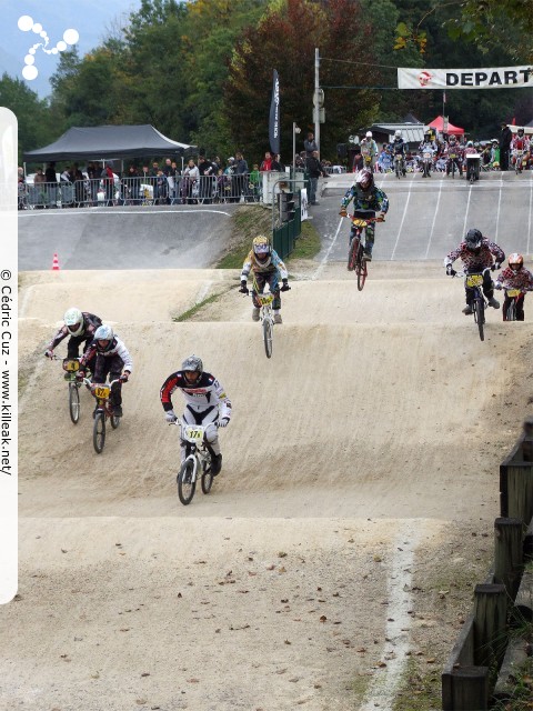 Coupe des Lacs 2012 de BMX, manche de Cran-Gevrier - le dim. 14 octobre 2012, 3e manche de la Coupe des Lacs, compétition franco-suisse de BMX Race. – « Coupe des Lacs 2012 de BMX, 3e manche à Cran-Gevrier » – 3e manche de la Coupe des Lacs 2012 sur la piste de bicross de Cran-Gevrier. – mots associés : bmx, coupe des lacs