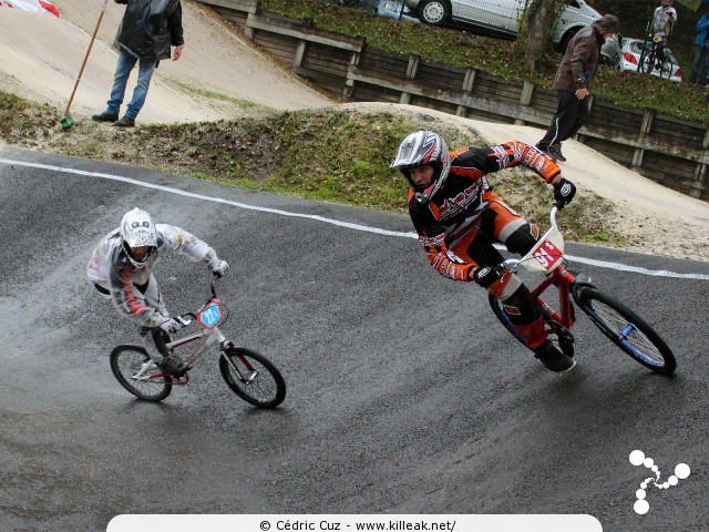 Coupe des Lacs 2013 de BMX, manche de Cran-Gevrier - le dim. 20 octobre 2013, 3e manche de la Coupe des Lacs, compétition franco-suisse de BMX Race. – « Coupe des Lacs 2013 de BMX, 3e manche à Cran-Gevrier » – 3e manche de la Coupe des Lacs 2013 sur la piste de bicross de Cran-Gevrier. – mots associés : bmx, coupe des lacs