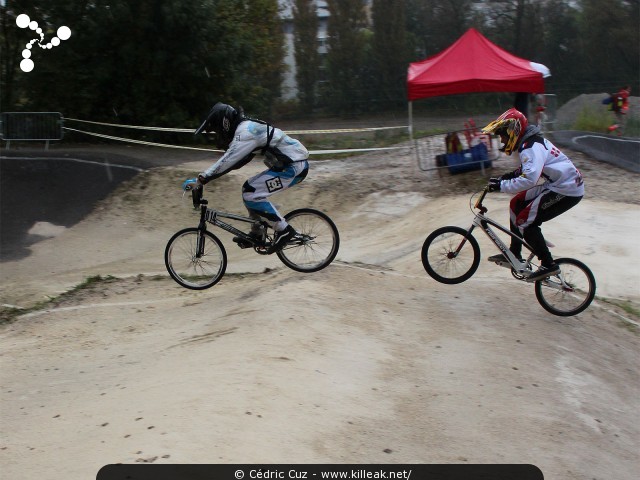 Coupe des Lacs 2013 de BMX, manche de Cran-Gevrier - le dim. 20 octobre 2013, 3e manche de la Coupe des Lacs, compétition franco-suisse de BMX Race. – « Coupe des Lacs 2013 de BMX, 3e manche à Cran-Gevrier » – 3e manche de la Coupe des Lacs 2013 sur la piste de bicross de Cran-Gevrier. – mots associés : bmx, coupe des lacs