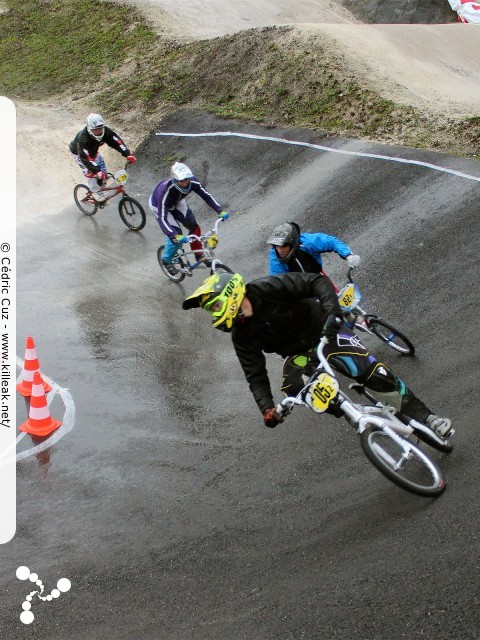 Coupe des Lacs 2013 de BMX, manche de Cran-Gevrier - le dim. 20 octobre 2013, 3e manche de la Coupe des Lacs, compétition franco-suisse de BMX Race. – « Coupe des Lacs 2013 de BMX, 3e manche à Cran-Gevrier » – 3e manche de la Coupe des Lacs 2013 sur la piste de bicross de Cran-Gevrier. – mots associés : bmx, coupe des lacs
