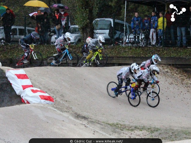 Coupe des Lacs 2013 de BMX, manche de Cran-Gevrier - le dim. 20 octobre 2013, 3e manche de la Coupe des Lacs, compétition franco-suisse de BMX Race. – « Coupe des Lacs 2013 de BMX, 3e manche à Cran-Gevrier » – 3e manche de la Coupe des Lacs 2013 sur la piste de bicross de Cran-Gevrier. – mots associés : bmx, coupe des lacs