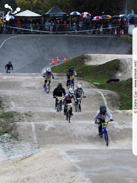 Coupe des Lacs 2013 de BMX, manche de Cran-Gevrier - le dim. 20 octobre 2013, 3e manche de la Coupe des Lacs, compétition franco-suisse de BMX Race. – « Coupe des Lacs 2013 de BMX, 3e manche à Cran-Gevrier » – 3e manche de la Coupe des Lacs 2013 sur la piste de bicross de Cran-Gevrier. – mots associés : bmx, coupe des lacs