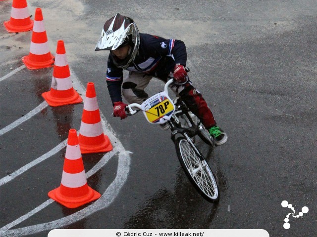 Coupe des Lacs 2013 de BMX, manche de Cran-Gevrier - le dim. 20 octobre 2013, 3e manche de la Coupe des Lacs, compétition franco-suisse de BMX Race. – « Coupe des Lacs 2013 de BMX, 3e manche à Cran-Gevrier » – 3e manche de la Coupe des Lacs 2013 sur la piste de bicross de Cran-Gevrier. – mots associés : bmx, coupe des lacs