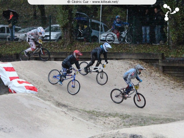 Coupe des Lacs 2013 de BMX, manche de Cran-Gevrier - le dim. 20 octobre 2013, 3e manche de la Coupe des Lacs, compétition franco-suisse de BMX Race. – « Coupe des Lacs 2013 de BMX, 3e manche à Cran-Gevrier » – 3e manche de la Coupe des Lacs 2013 sur la piste de bicross de Cran-Gevrier. – mots associés : bmx, coupe des lacs