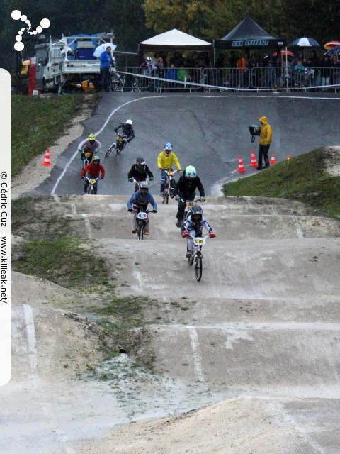 Coupe des Lacs 2013 de BMX, manche de Cran-Gevrier - le dim. 20 octobre 2013, 3e manche de la Coupe des Lacs, compétition franco-suisse de BMX Race. – « Coupe des Lacs 2013 de BMX, 3e manche à Cran-Gevrier » – 3e manche de la Coupe des Lacs 2013 sur la piste de bicross de Cran-Gevrier. – mots associés : bmx, coupe des lacs