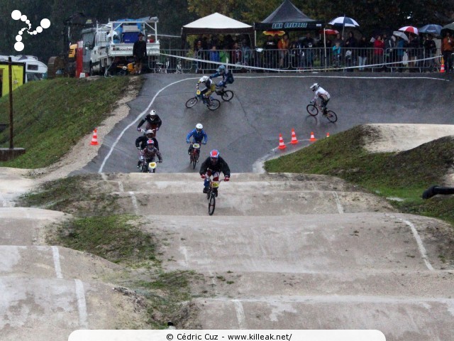 Coupe des Lacs 2013 de BMX, manche de Cran-Gevrier - le dim. 20 octobre 2013, 3e manche de la Coupe des Lacs, compétition franco-suisse de BMX Race. – « Coupe des Lacs 2013 de BMX, 3e manche à Cran-Gevrier » – 3e manche de la Coupe des Lacs 2013 sur la piste de bicross de Cran-Gevrier. – mots associés : bmx, coupe des lacs