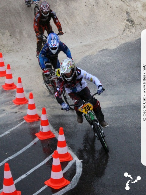 Coupe des Lacs 2013 de BMX, manche de Cran-Gevrier - le dim. 20 octobre 2013, 3e manche de la Coupe des Lacs, compétition franco-suisse de BMX Race. – « Coupe des Lacs 2013 de BMX, 3e manche à Cran-Gevrier » – 3e manche de la Coupe des Lacs 2013 sur la piste de bicross de Cran-Gevrier. – mots associés : bmx, coupe des lacs
