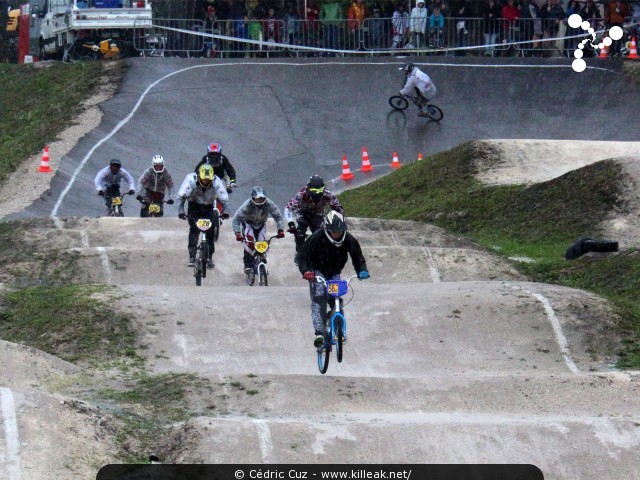 Coupe des Lacs 2013 de BMX, manche de Cran-Gevrier - le dim. 20 octobre 2013, 3e manche de la Coupe des Lacs, compétition franco-suisse de BMX Race. – « Coupe des Lacs 2013 de BMX, 3e manche à Cran-Gevrier » – 3e manche de la Coupe des Lacs 2013 sur la piste de bicross de Cran-Gevrier. – mots associés : bmx, coupe des lacs
