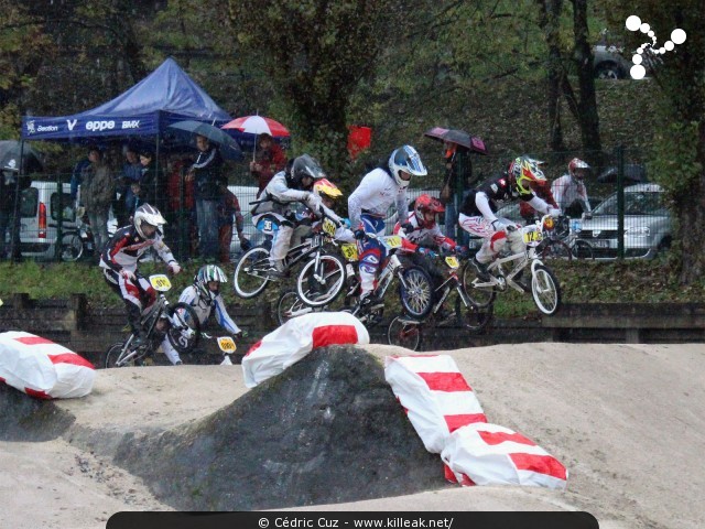 Coupe des Lacs 2013 de BMX, manche de Cran-Gevrier - le dim. 20 octobre 2013, 3e manche de la Coupe des Lacs, compétition franco-suisse de BMX Race. – « Coupe des Lacs 2013 de BMX, 3e manche à Cran-Gevrier » – 3e manche de la Coupe des Lacs 2013 sur la piste de bicross de Cran-Gevrier. – mots associés : bmx, coupe des lacs
