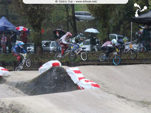 Coupe des Lacs 2013 de BMX, manche de Cran-Gevrier - le dim. 20 octobre 2013, 3e manche de la Coupe des Lacs, compétition franco-suisse de BMX Race. – « Coupe des Lacs 2013 de BMX, 3e manche à Cran-Gevrier » – 3e manche de la Coupe des Lacs 2013 sur la piste de bicross de Cran-Gevrier. – mots associés : bmx, coupe des lacs