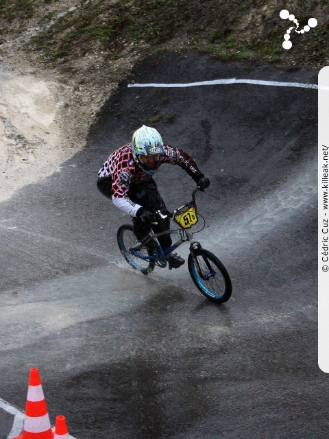 Coupe des Lacs 2013 de BMX, manche de Cran-Gevrier - le dim. 20 octobre 2013, 3e manche de la Coupe des Lacs, compétition franco-suisse de BMX Race. – « Coupe des Lacs 2013 de BMX, 3e manche à Cran-Gevrier » – 3e manche de la Coupe des Lacs 2013 sur la piste de bicross de Cran-Gevrier. – mots associés : bmx, coupe des lacs