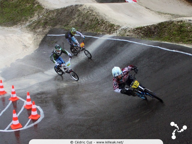 Coupe des Lacs 2013 de BMX, manche de Cran-Gevrier - le dim. 20 octobre 2013, 3e manche de la Coupe des Lacs, compétition franco-suisse de BMX Race. – « Coupe des Lacs 2013 de BMX, 3e manche à Cran-Gevrier » – 3e manche de la Coupe des Lacs 2013 sur la piste de bicross de Cran-Gevrier. – mots associés : bmx, coupe des lacs