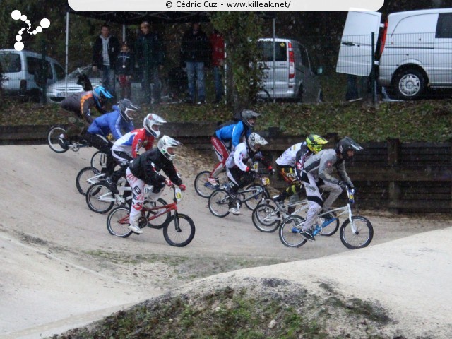 Coupe des Lacs 2013 de BMX, manche de Cran-Gevrier - le dim. 20 octobre 2013, 3e manche de la Coupe des Lacs, compétition franco-suisse de BMX Race. – « Coupe des Lacs 2013 de BMX, 3e manche à Cran-Gevrier » – 3e manche de la Coupe des Lacs 2013 sur la piste de bicross de Cran-Gevrier. – mots associés : bmx, coupe des lacs