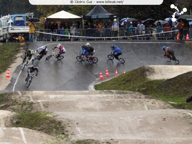 Coupe des Lacs 2013 de BMX, manche de Cran-Gevrier - le dim. 20 octobre 2013, 3e manche de la Coupe des Lacs, compétition franco-suisse de BMX Race. – « Coupe des Lacs 2013 de BMX, 3e manche à Cran-Gevrier » – 3e manche de la Coupe des Lacs 2013 sur la piste de bicross de Cran-Gevrier. – mots associés : bmx, coupe des lacs