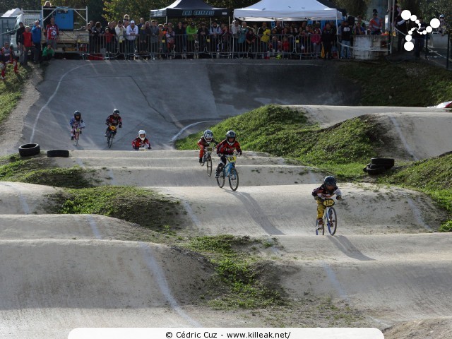 Coupe des Lacs 2014 de BMX, manche de Cran-Gevrier - le dim. 12 octobre 2014, 2e manche de la Coupe des Lacs, compétition franco-suisse de BMX Race. – « Coupe des Lacs 2014 de BMX, 2e manche à Cran-Gevrier » – 2e manche de la Coupe des Lacs 2014 sur la piste de bicross de Cran-Gevrier. – mots associés : bmx, coupe des lacs