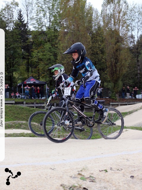 Coupe des Lacs 2014 de BMX, manche de Cran-Gevrier - le dim. 12 octobre 2014, 2e manche de la Coupe des Lacs, compétition franco-suisse de BMX Race. — « Coupe des Lacs 2014 de BMX, 2e manche à Cran-Gevrier » — 2e manche de la Coupe des Lacs 2014 sur la piste de bicross de Cran-Gevrier. — mots associés : bmx, coupe des lacs