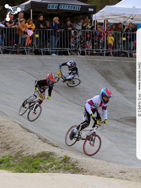 Coupe des Lacs 2014 de BMX, manche de Cran-Gevrier - le dim. 12 octobre 2014, 2e manche de la Coupe des Lacs, compétition franco-suisse de BMX Race. – « Coupe des Lacs 2014 de BMX, 2e manche à Cran-Gevrier » – 2e manche de la Coupe des Lacs 2014 sur la piste de bicross de Cran-Gevrier. – mots associés : bmx, coupe des lacs