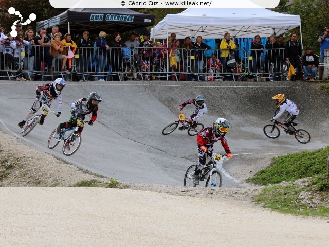 Coupe des Lacs 2014 de BMX, manche de Cran-Gevrier - le dim. 12 octobre 2014, 2e manche de la Coupe des Lacs, compétition franco-suisse de BMX Race. — « Coupe des Lacs 2014 de BMX, 2e manche à Cran-Gevrier » — 2e manche de la Coupe des Lacs 2014 sur la piste de bicross de Cran-Gevrier. — mots associés : bmx, coupe des lacs