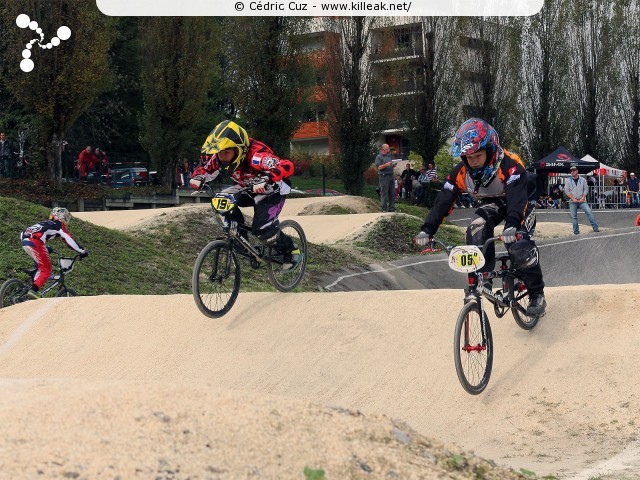 Coupe des Lacs 2014 de BMX, manche de Cran-Gevrier - le dim. 12 octobre 2014, 2e manche de la Coupe des Lacs, compétition franco-suisse de BMX Race. — « Coupe des Lacs 2014 de BMX, 2e manche à Cran-Gevrier » — 2e manche de la Coupe des Lacs 2014 sur la piste de bicross de Cran-Gevrier. — mots associés : bmx, coupe des lacs