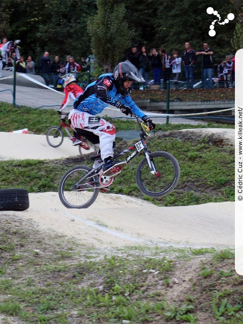 Coupe des Lacs 2014 de BMX, manche de Cran-Gevrier - le dim. 12 octobre 2014, 2e manche de la Coupe des Lacs, compétition franco-suisse de BMX Race. — « Coupe des Lacs 2014 de BMX, 2e manche à Cran-Gevrier » — 2e manche de la Coupe des Lacs 2014 sur la piste de bicross de Cran-Gevrier. — mots associés : bmx, coupe des lacs