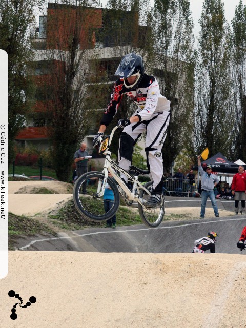 Coupe des Lacs 2014 de BMX, manche de Cran-Gevrier - le dim. 12 octobre 2014, 2e manche de la Coupe des Lacs, compétition franco-suisse de BMX Race. — « Coupe des Lacs 2014 de BMX, 2e manche à Cran-Gevrier » — 2e manche de la Coupe des Lacs 2014 sur la piste de bicross de Cran-Gevrier. — mots associés : bmx, coupe des lacs