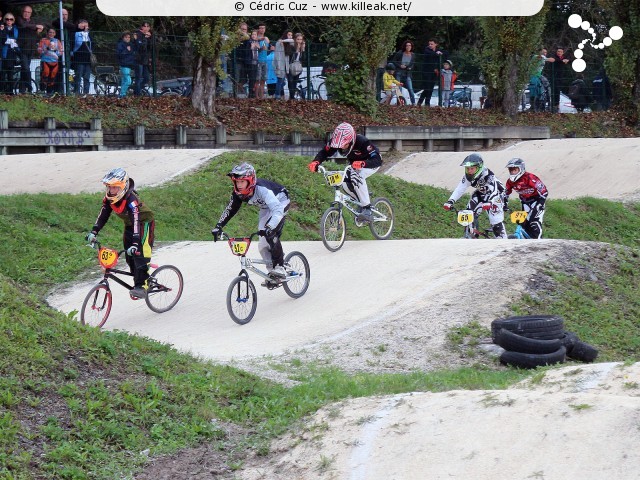 Coupe des Lacs 2014 de BMX, manche de Cran-Gevrier - le dim. 12 octobre 2014, 2e manche de la Coupe des Lacs, compétition franco-suisse de BMX Race. – « Coupe des Lacs 2014 de BMX, 2e manche à Cran-Gevrier » – 2e manche de la Coupe des Lacs 2014 sur la piste de bicross de Cran-Gevrier. – mots associés : bmx, coupe des lacs