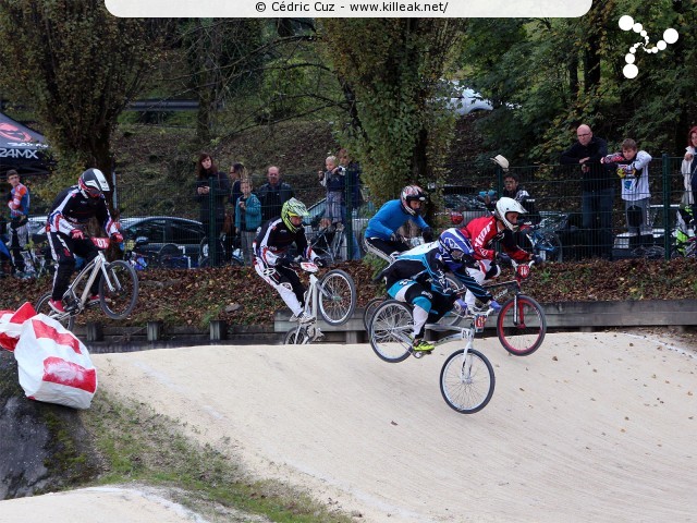 Coupe des Lacs 2014 de BMX, manche de Cran-Gevrier - le dim. 12 octobre 2014, 2e manche de la Coupe des Lacs, compétition franco-suisse de BMX Race. – « Coupe des Lacs 2014 de BMX, 2e manche à Cran-Gevrier » – 2e manche de la Coupe des Lacs 2014 sur la piste de bicross de Cran-Gevrier. – mots associés : bmx, coupe des lacs