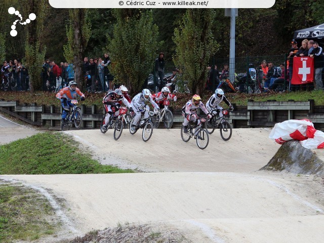 Coupe des Lacs 2014 de BMX, manche de Cran-Gevrier - le dim. 12 octobre 2014, 2e manche de la Coupe des Lacs, compétition franco-suisse de BMX Race. — « Coupe des Lacs 2014 de BMX, 2e manche à Cran-Gevrier » — 2e manche de la Coupe des Lacs 2014 sur la piste de bicross de Cran-Gevrier. — mots associés : bmx, coupe des lacs